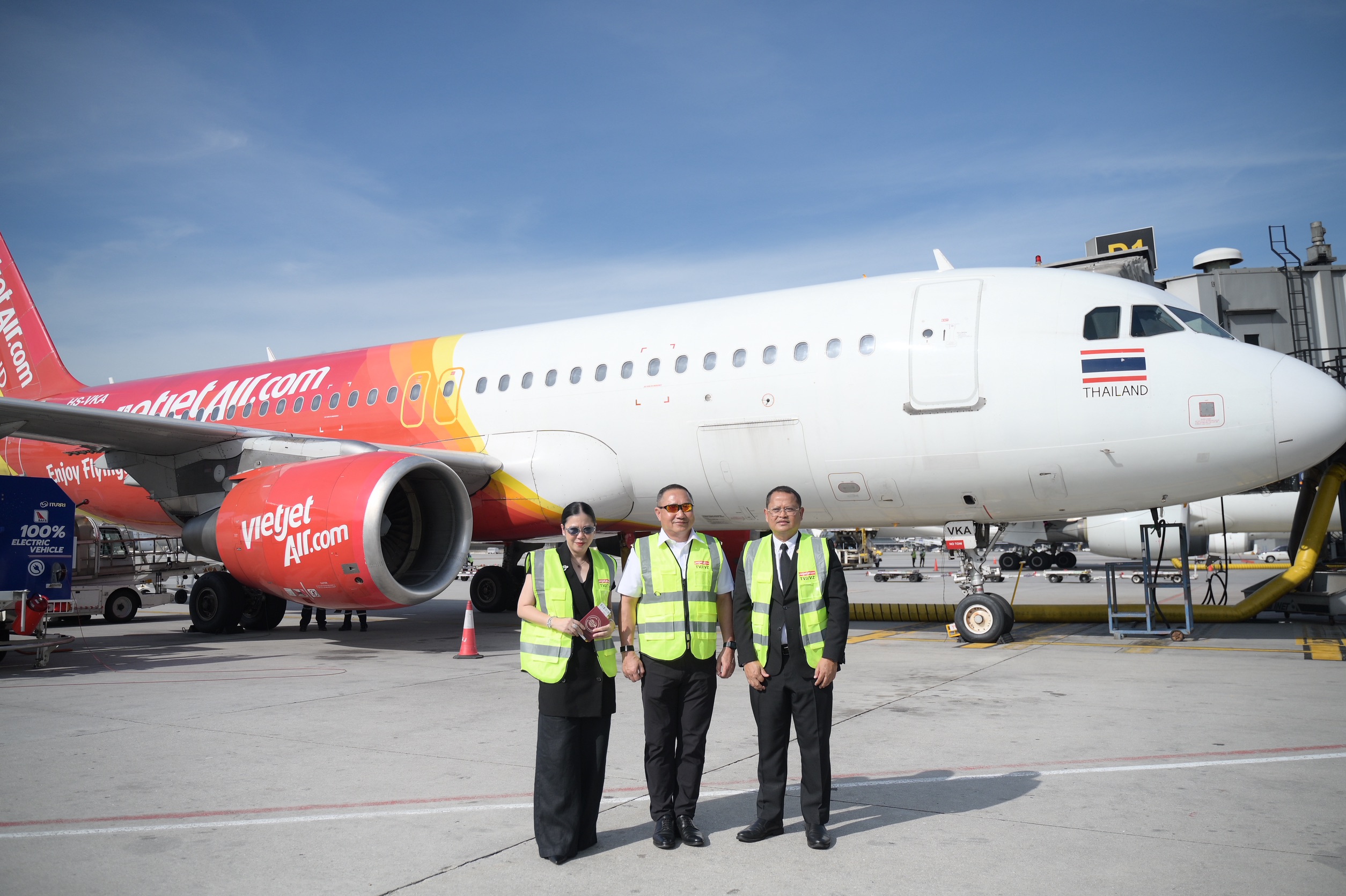 ททท. ร่วมคิกออฟ “Green Route” เที่ยวบินปฐมฤกษ์เติมเชื้อเพลิงยั่งยืน กรุงเทพฯ–ฟูก๊วก-กรุงเทพฯ กับ VietJet Airline จุดพลัง Sustainable Tourism ในอาเซียน