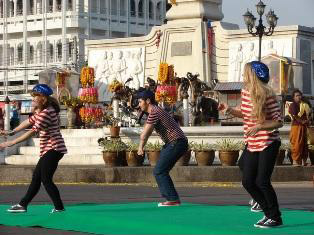 ททท. ขอเชิญชมศิลปวัฒนธรรมพื้นบ้าน ๑๖ ประเทศ เพื่อสันติภาพโลก ในงานเทศกาล การแสดงศิลปวัฒนธรรมพื้นบ้านนานาชาติที่จังหวัดสุรินทร์