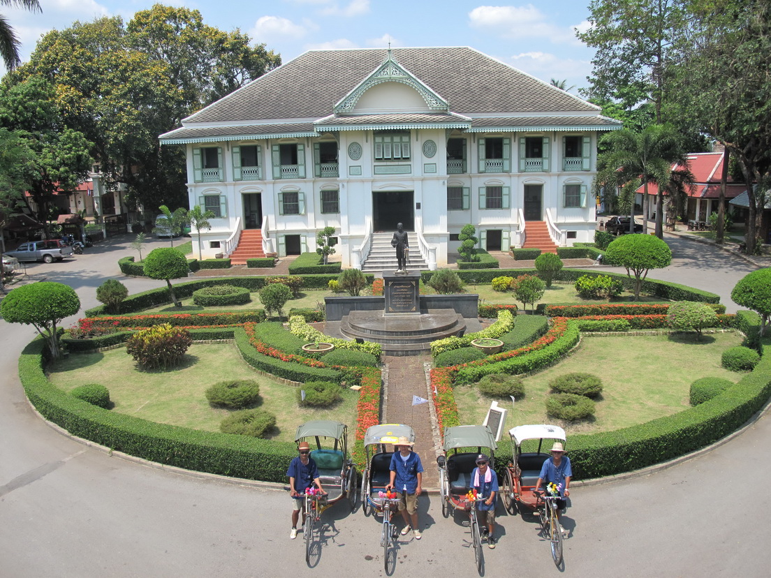ททท.สำนักงานแพร่ เชิญร่วมสืบสานตักบาตรประเพณี ๓ วิถี เมืองแพร่ พร้อมเดินทางตามรอยละคร “รอยไหม” ละครดังทางช่อง ๓