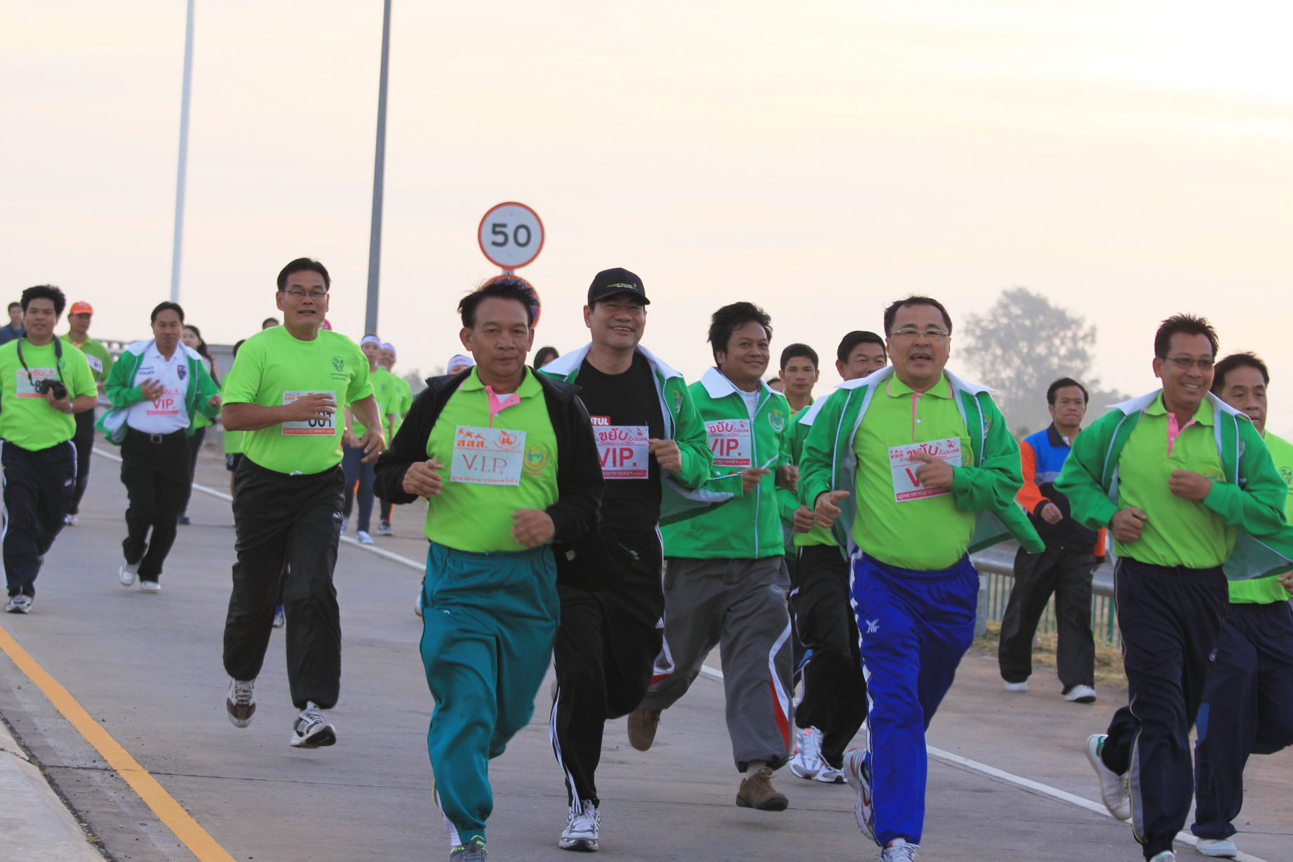 ททท.นครพนม ขอเชิญชวนนักท่องเที่ยวที่สนใจ ร่วม วิ่งมาราธอนข้ามชาติ  มุกดาหาร-สะหวันนะเขต ครั้งที่ 4 วันอาทิตย์ ที่ 18 ธันวาคม 2554