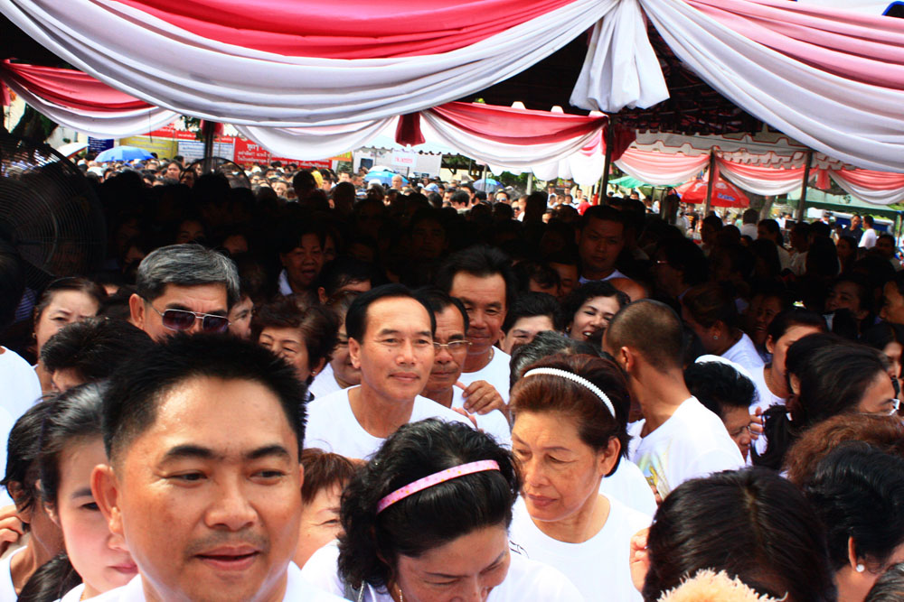 เดิน-วิ่ง ท่องเที่ยวเมืองเพชร ไหว้พระ 9 วัด วันวิสาขบูชา.