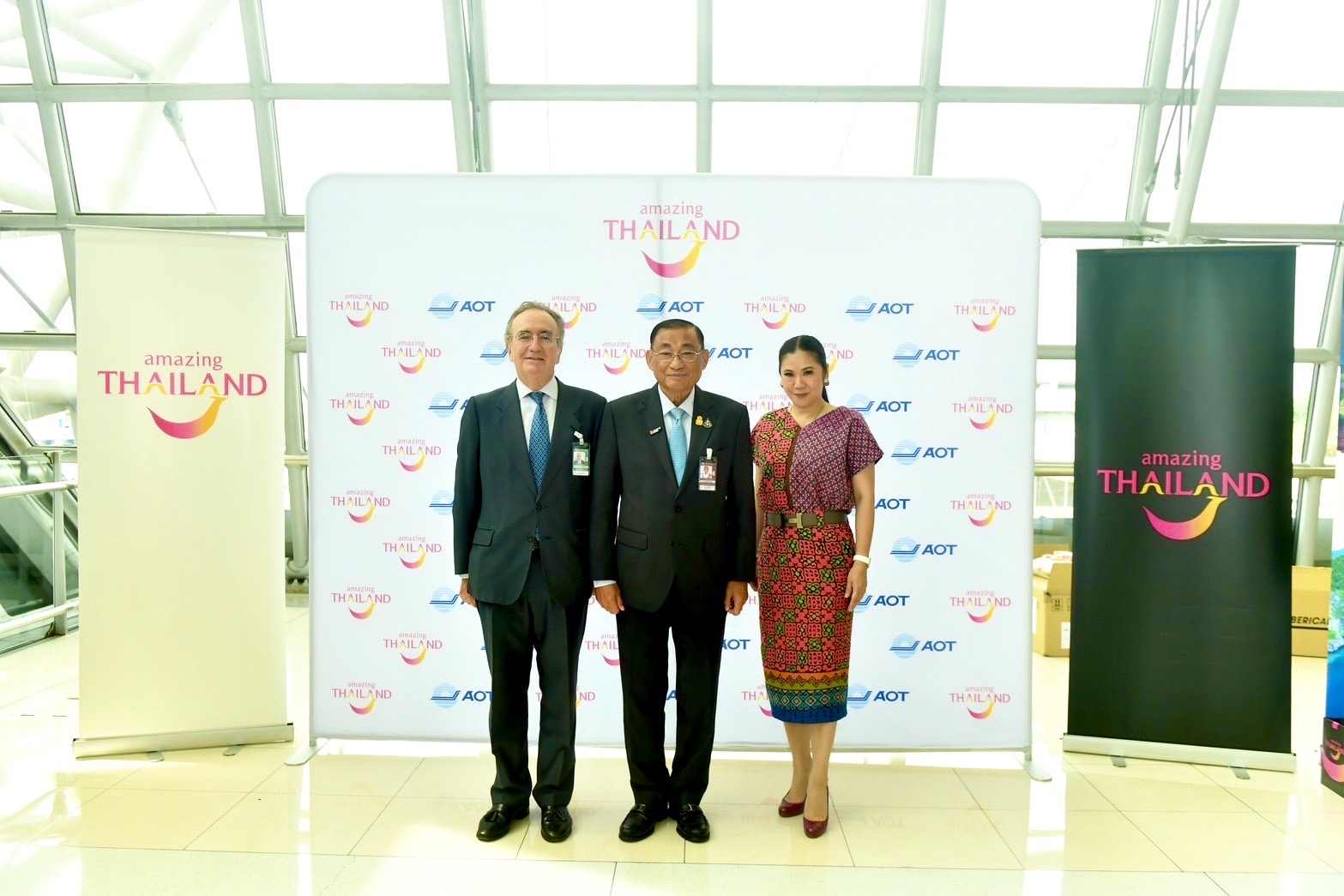 รมว.ท่องเที่ยวต้อนรับเที่ยวบินปฐมฤกษ์สายการบิน Iberojet Airlines เส้นทางการบินกรุงมาดริด – กรุงเทพมหานคร ดึงกลุ่มนักท่องเที่ยวคุณภาพจากสเปน กระตุ้นการท่องเที่ยวช่วงโลว์ซีซั่น