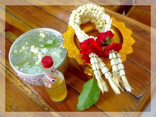 ททท. ชวนเที่ยวสงกรานต์สร้างสรรค์ “นุ่งผ้าไหม ใส่โสร่ง รำวงย้อนยุค” ที่ จ.สุรินทร์