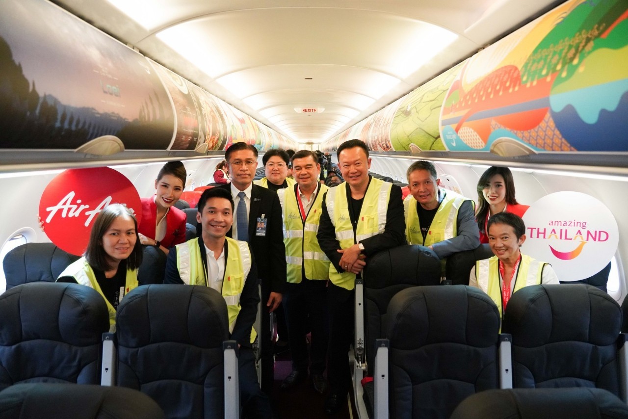 ททท. จับมือแอร์เอเชีย เทคออฟเครื่องบินลายใหม่ “Amazing New Chapters” ประกาศความพร้อมร่วมกันกระตุ้นเที่ยวไทย ดึงนักท่องเที่ยวต่างชาติใช้จ่ายในประเทศ